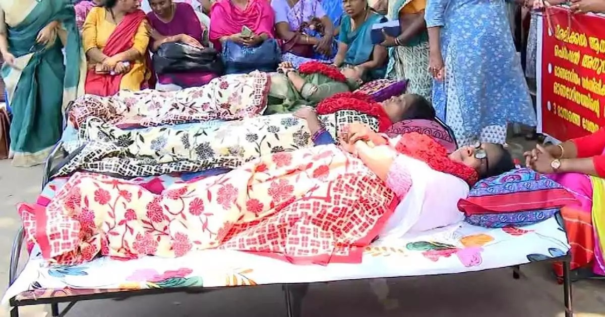ആശവർക്കർമാരുടെ നിരാഹാര സമരം ഇന്ന് രണ്ടാം ദിവസം