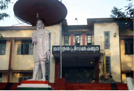 കണ്ണൂർ സെൻട്രൽ ജയിലിൽ കഞ്ചാവും മദ്യവും സുലഭമെന്നും മൊഴി