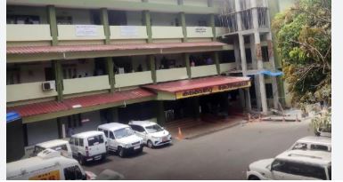 ഓണാഘോഷ പരിപാടിക്കിടെ കളക്ടറേറ്റിൽ ജീവനക്കാരിയോട് ജൂനിയർ സൂപ്രണ്ട് ജീവനക്കാരിയെ കയറിപ്പിടിച്ചു.