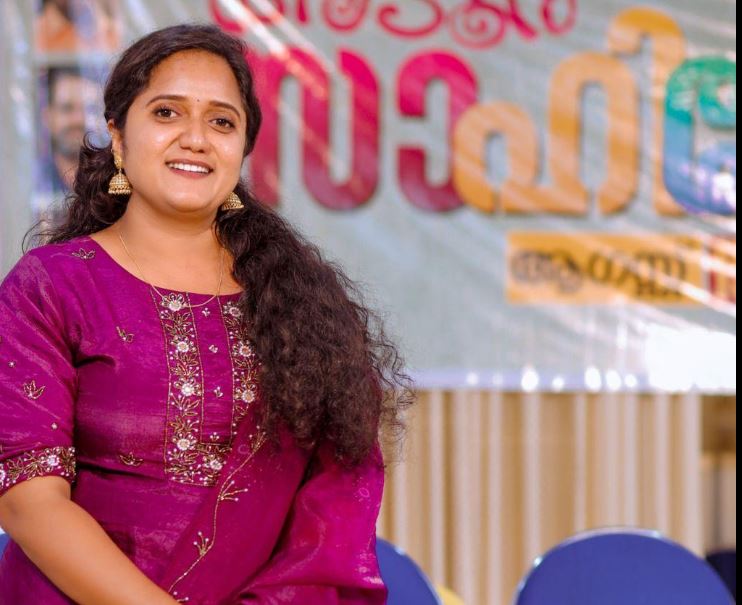 രാഹുൽ മാങ്കൂട്ടത്തിൽ വിഷയത്തിൽ സാങ്കൽപ്പിക ഇരകളെ സൃഷ്ടിക്കാൻ ശ്രമമെന്ന് എഐവൈഎഫ് സംസ്ഥാന കമ്മിറ്റി അംഗം ശ്രീനാദേവി കുഞ്ഞമ്മ